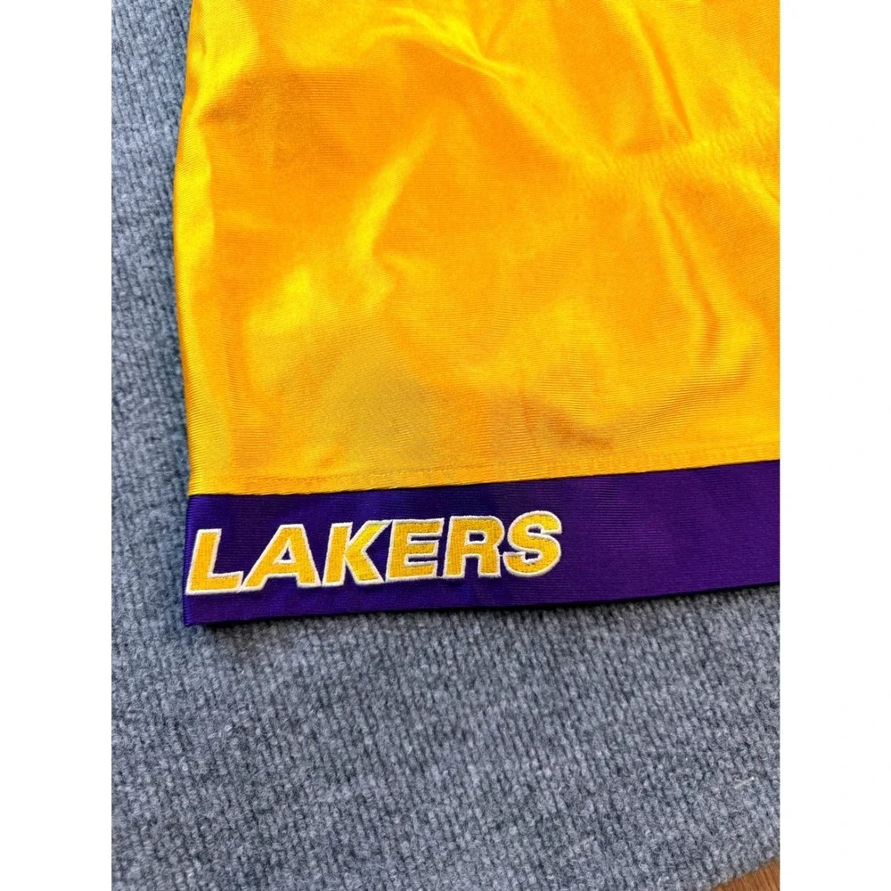 Nike Los Angeles Lakers Shorts Mens‎ Large Gold Purple Basketball NBA Vintage